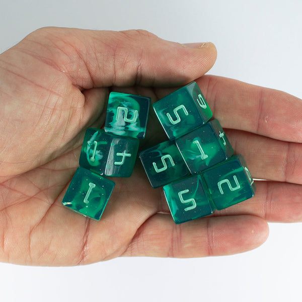 Starfarer 'Quasar' Green and White 8D6 dice